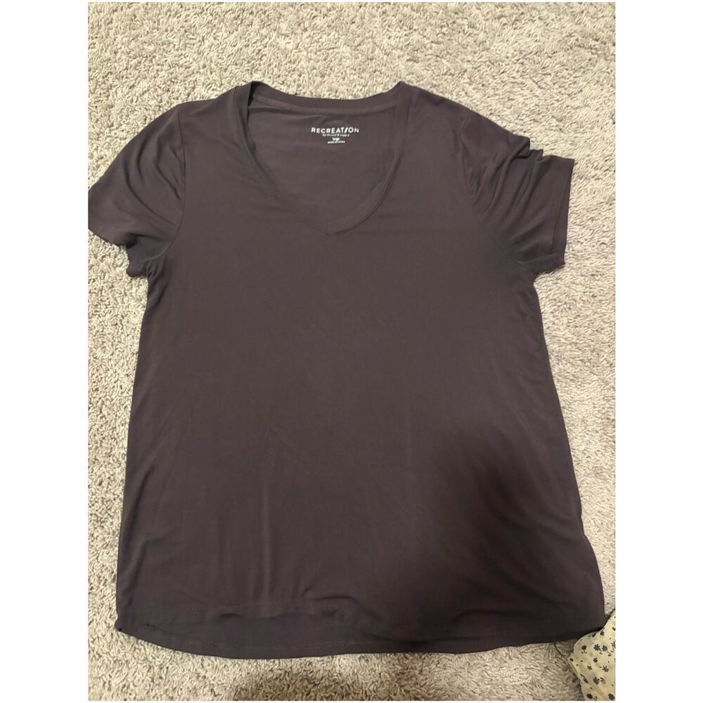 RECREATION by Thread an Supply Short Sleeve V-Neck Tee in Dark Purple